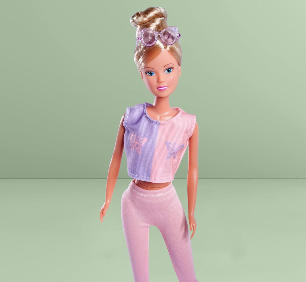 Simba 105733619 - Steffi Love Hula Hoop, Poupée jouet avec tenue de sport, Hula Hoop et fonction mécanique, 29 cm, à partir de 3 ans