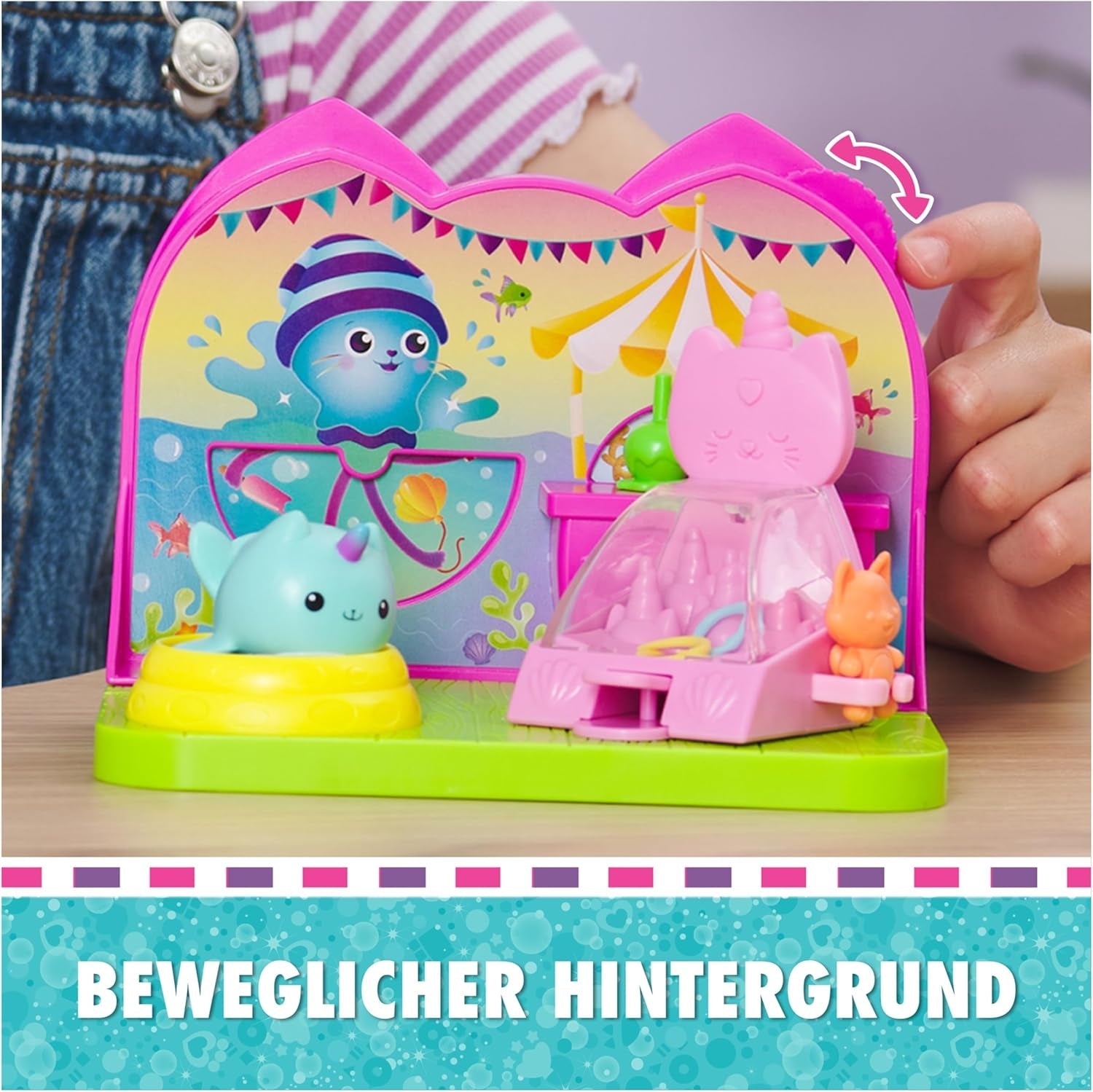 DREAMWORKS GABBY'S DOLLHOUSE - Deluxe Room Spielset,Fest-Raum mit Kätzchen Narwal (engl. Kitty Narwhale), Möbelstücken und thematischem Zubehör, ab 3 Jahren