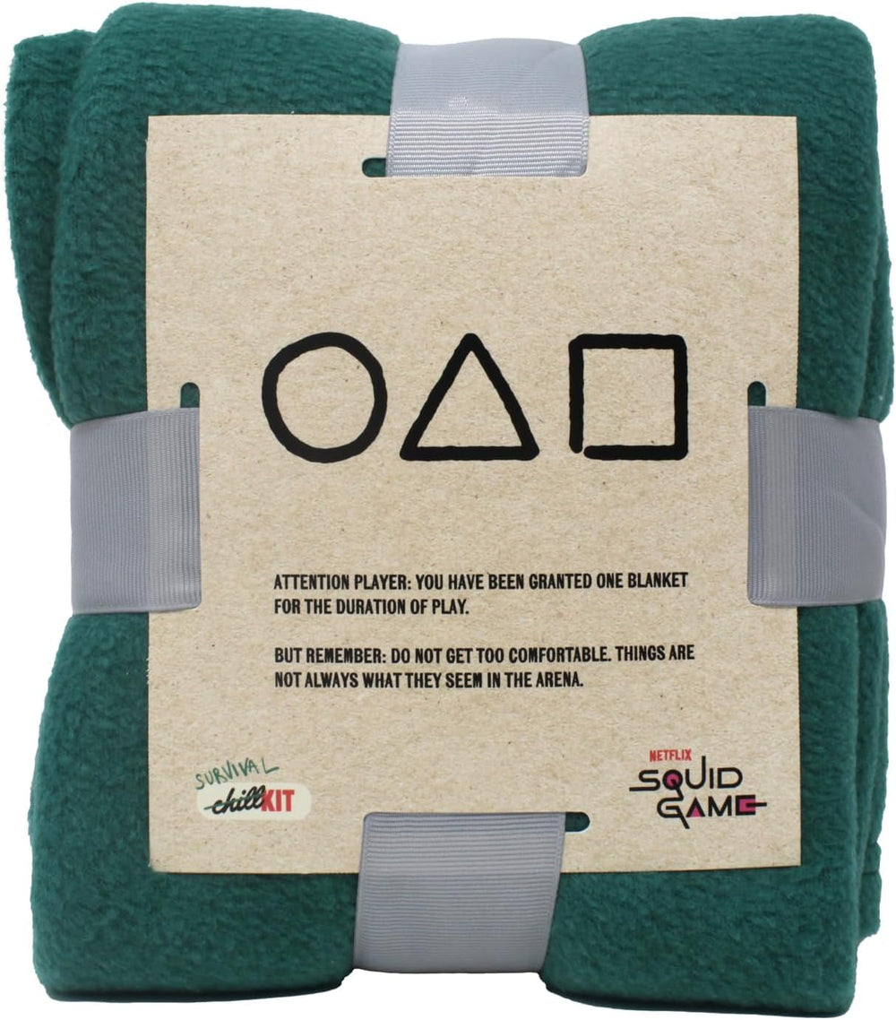 Netflix Chill Kit - Squid Game, sous licence officielle, couverture polaire, objet de collection, thermos, autocollant, idée cadeau de Noël, cadeau d'anniversaire Lits et couvertures Besuche den Neamedia Icons-Store