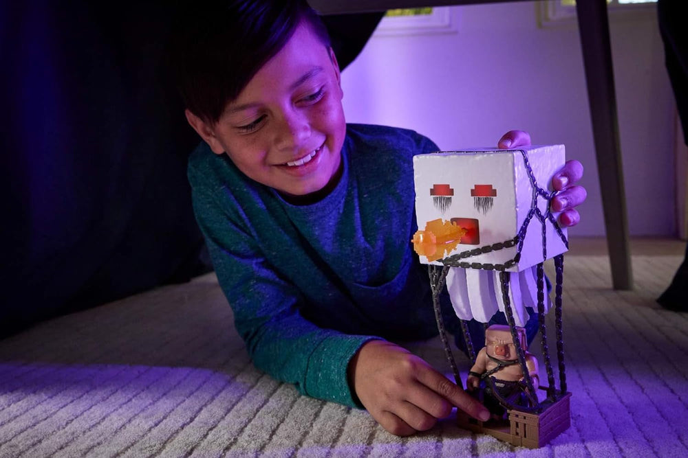 Mattel Minecraft Action Figure Set, Ghast avec attaque de feu, lumières, bruit, démarreur et projectile, Piglin Warrior, inspiré du film, JFB69 Figurines Naty Shop