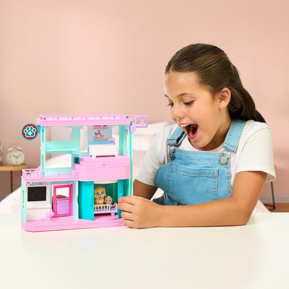 Ensemble de jeu Little Live Pets Mama Surprise Families Baby Clinic, 3 chiots Retriever inclus, ensemble de jeu magique double face (27,8 cm de largeur, 23,8 cm de hauteur). Nourrir, se baigner et jouer, cadeau pour enfants Figurines Naty Shop