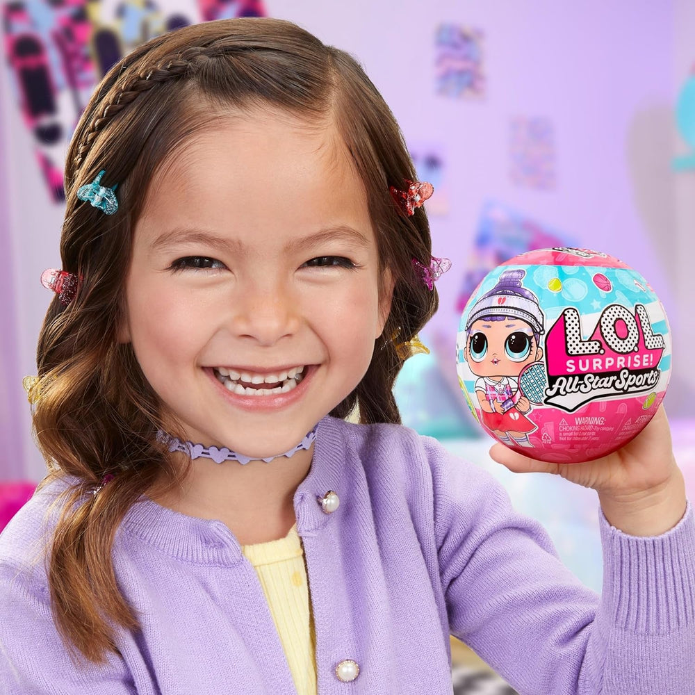 L.O.L. Surprise! All-Star Sports Vault Collection Tots - Inkl. 1 Puppe, Blindverpackung, 12 Puppen zum Sammeln, 8 Zubehörteile zum Auspacken, Ideal für Kinder ab 4 Jahren, Rosa
