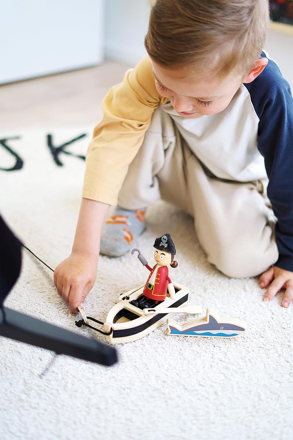 Poupées pirates en bois flexibles Small Foot, 5 pirates et 1 singe, détaillées et flexibles, à partir de 3 ans, 12412