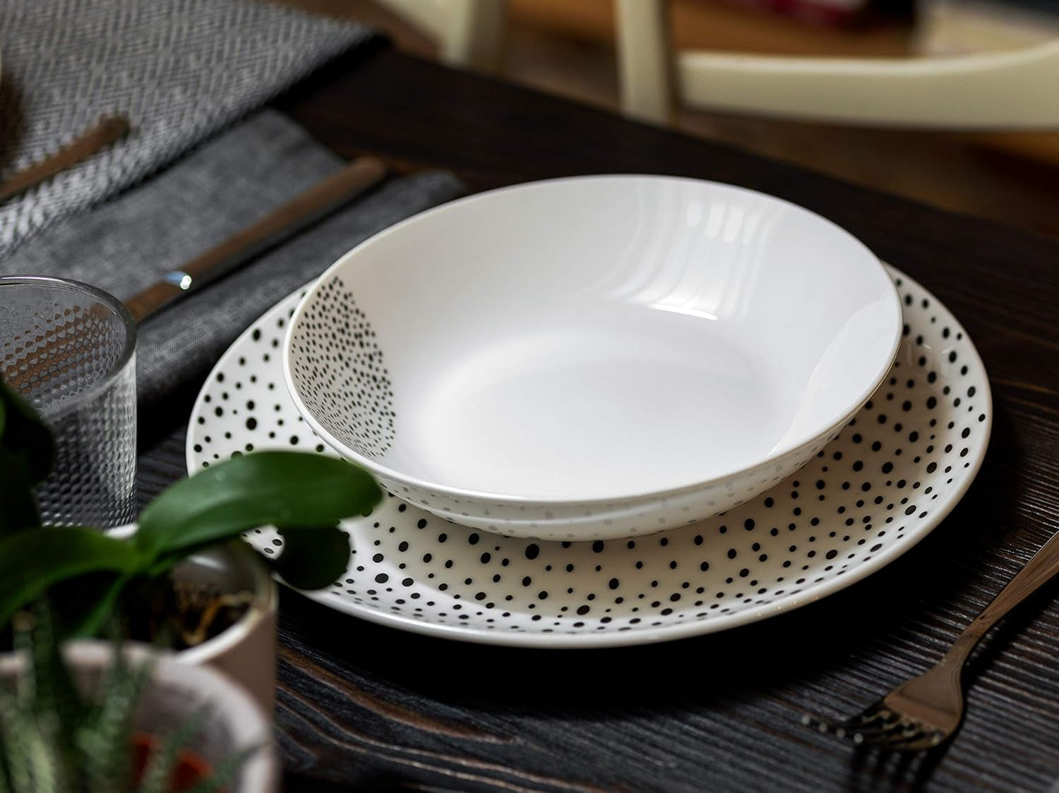 Service de table graphique, 18 pièces pour 6 personnes, porcelaine, blanc