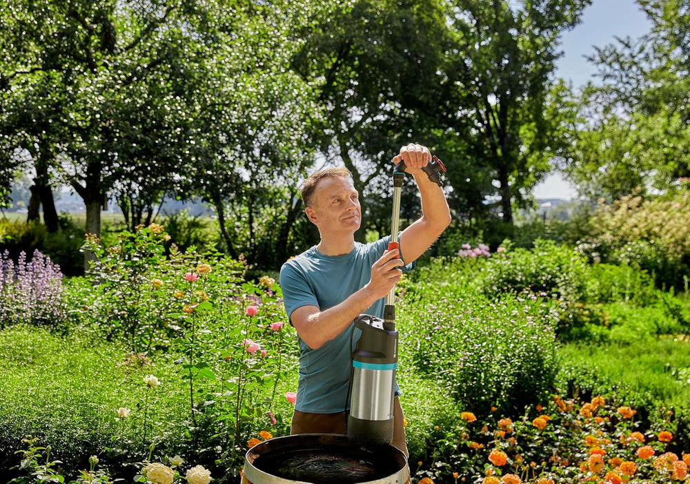 Rallonge de tuyau télescopique Gardena : tuyau d'extension pour pompes à fût d'eau de pluie, 21 cm, idéal pour les réservoirs d'eau plus longs, filetage 33,3 mm (G1 pouce) / 33,3 mm (G1 pouce) (1420-20)