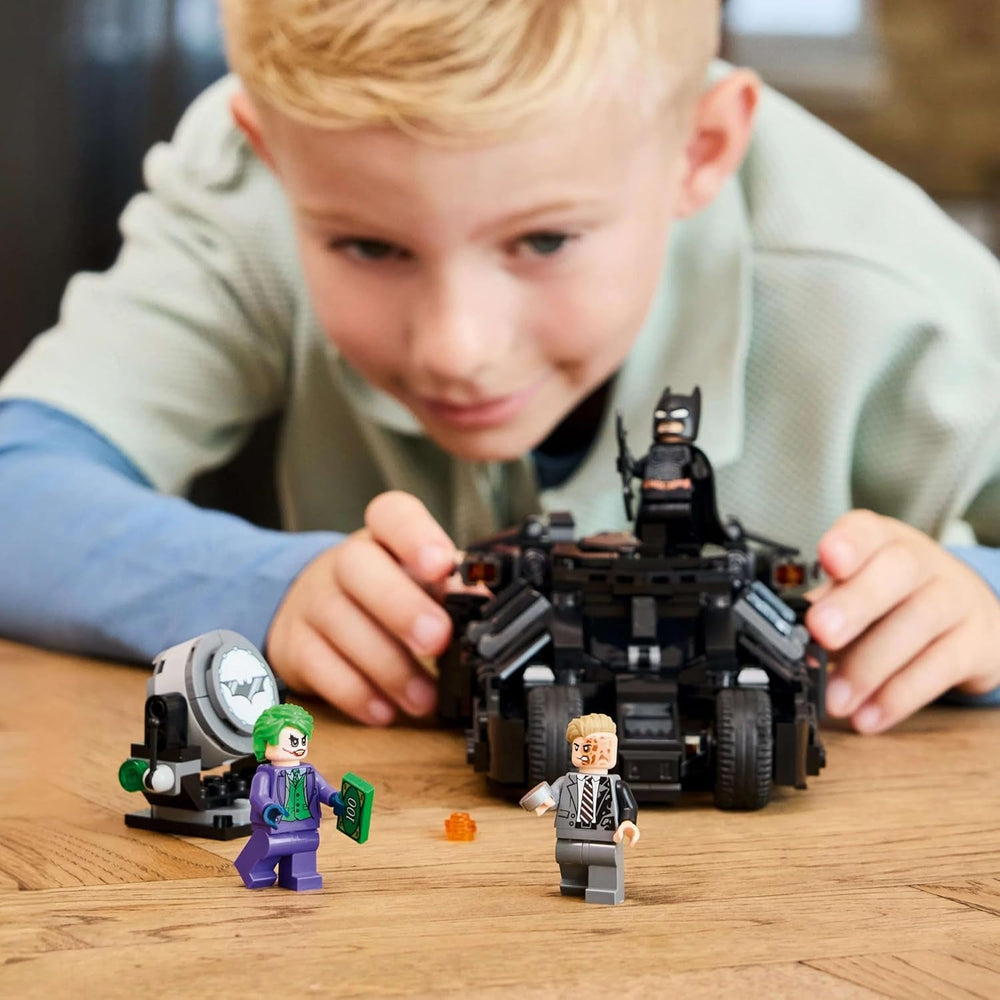 LEGO DC Batman : Batman Tumbler contre. Two-Face & Joker - Jouet de super-héros avec voiture Batmobile - Playset avec figurines - Cadeau pour garçons et filles à partir de 8 ans 76303 Jeux de construction Besuche den LEGO-Store