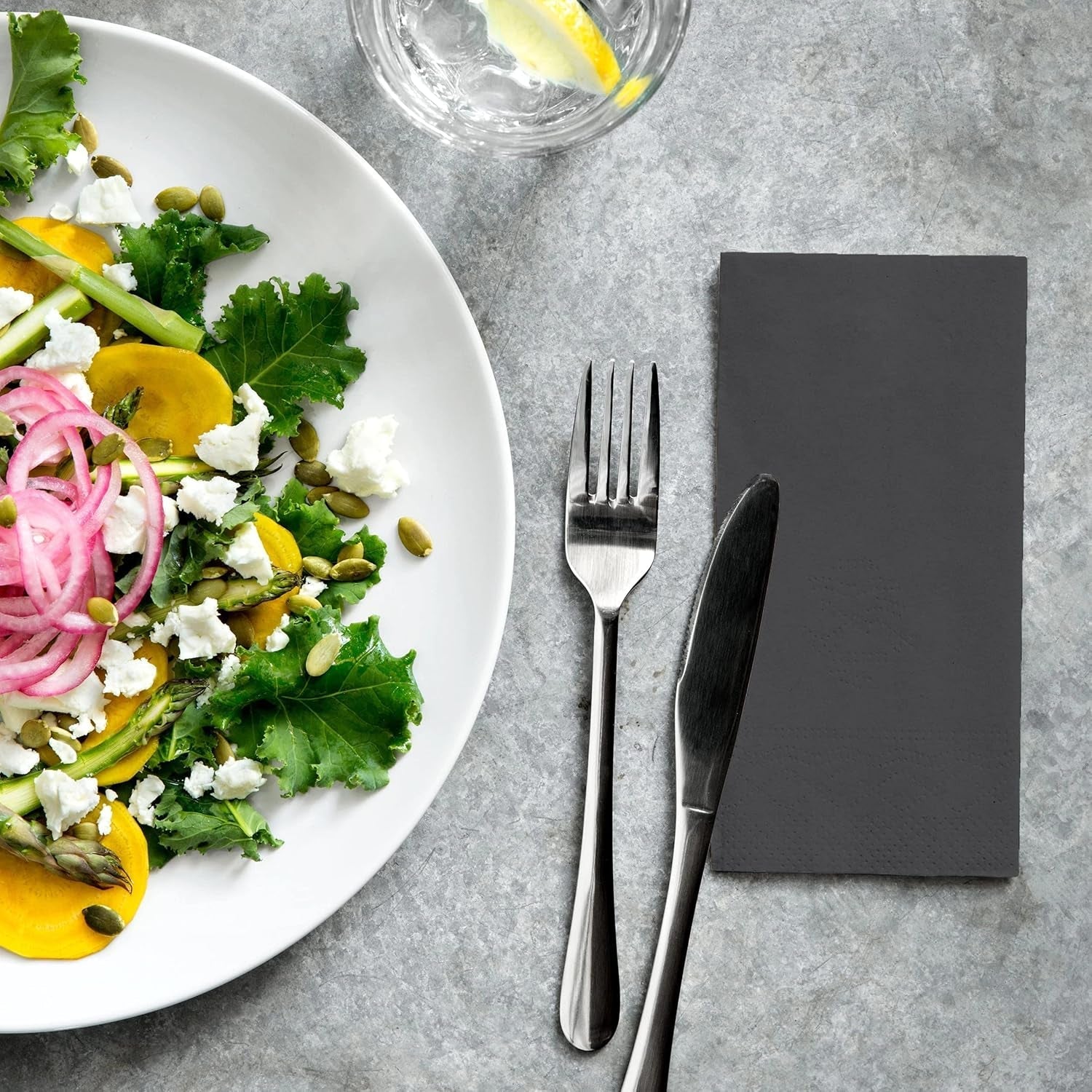 Tork 477851 Serviettes à déjeuner noires 1/8 pliées / Serviettes en papier pré-pliées 2 épaisseurs pour collations ou petits repas / Qualité avancée / 10 X 200 (2000) serviettes / 32,6 X 33 cm (L X L)