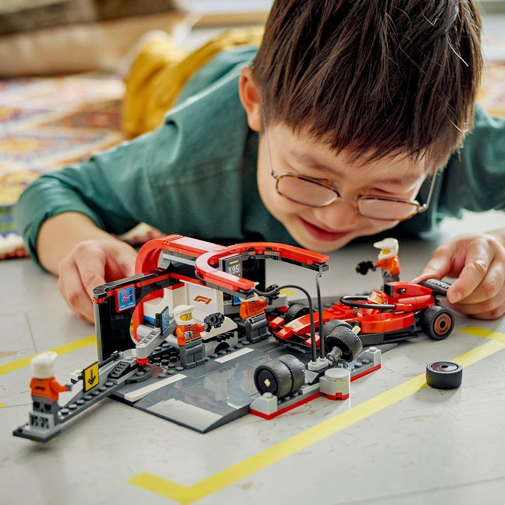 LEGO City F1 Boxenstopp mit Boxencrew und Ferrari Flitzer - Formel 1 Pit Stop Set mit 1 Rennfahrer und 4 Mechaniker Minifiguren - Spielzeug Rennauto für Jungen und Mädchen ab 6 Jahren - 60443