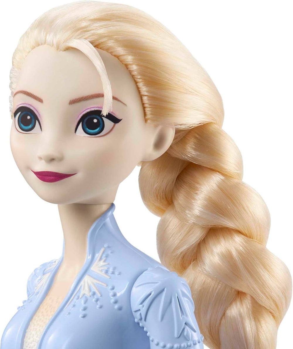 Mattel Disney Princess Elsa Poupée Reine des Glaces en combinaison de voyage, cheveux blonds peignés, mobile, jupe et bottes extensibles, cadeaux Disney, jouets 3 ans, HLW48 Naty Shop Dolls