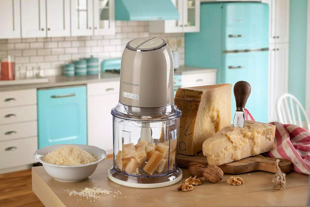 Ariete Vintage 438, Retro Elektrischer Gemüse- Und Ice-Crusher Mit 2 Geschwindigkeitsstufen, 4 Edelstahlklingen, Rutschfesten Standüßen, 600 Ml Fassungsvermögen, 400W, Beige Mama si Copilul Naty Shop