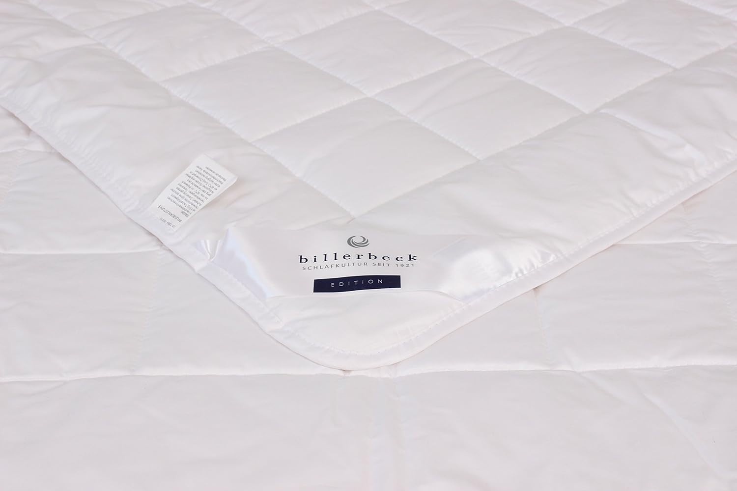 Plapumă Billerbeck Jasmin Superlight - plapumă de vară - 155 X 220 Cm - plapumă din bumbac, plapumă răcoritoare - 90 % viscoză (bambus) 10 % poliester (airsoft), alb Plapumi si pilote Naty Shop