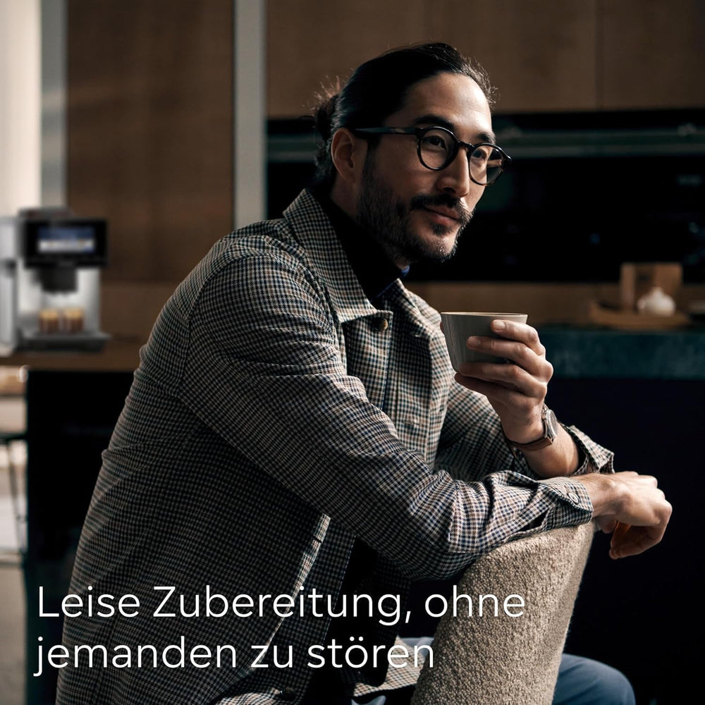 Machine à expresso automatique Siemens EQ900, grand écran couleur TFT, 2 réservoirs à grains, 36 boissons chaudes et froides, café froid, super silencieux, fonction deux tasses, contrôle par application, acier inoxydable, TQ907D03