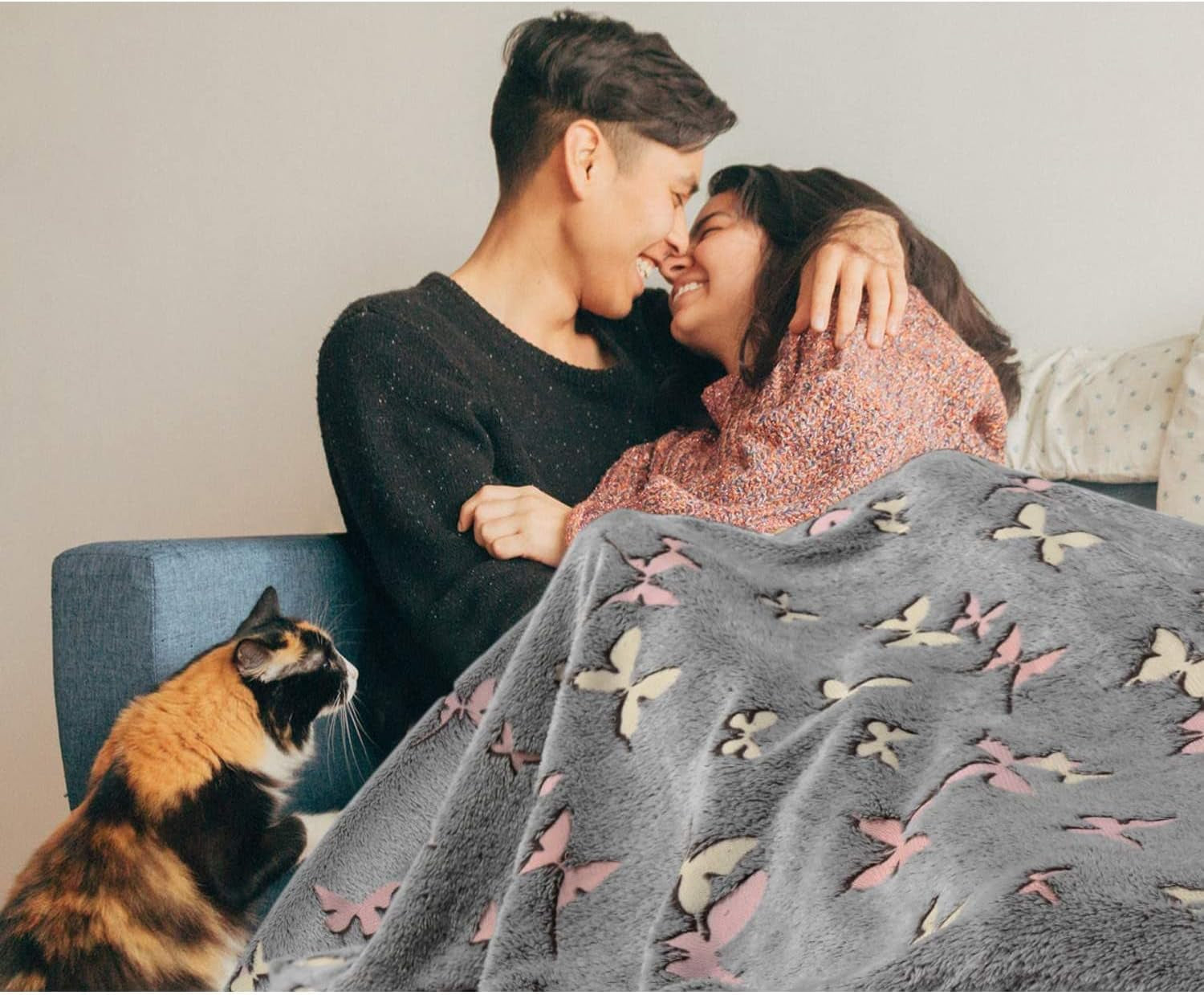 Kanguru Glow Couvre-lit qui brille dans la nuit Couverture papillon Couverture douce 130 x 150 cm Couvre-lit lumineux pour canapé. Couverture pour enfants Glow in the Dark, gris Lits et couvertures Besuche den Kanguru-Store