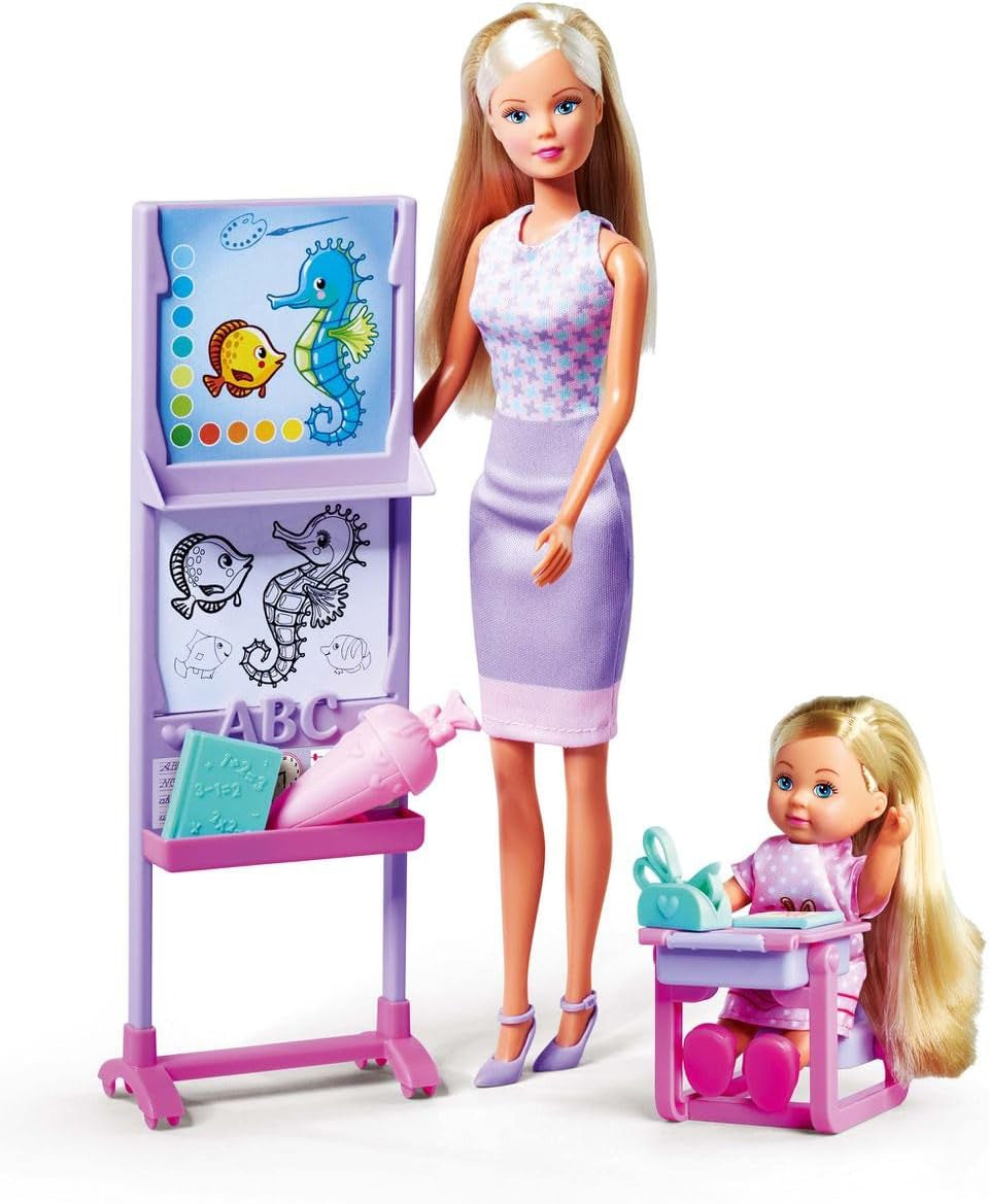Simba Steffi Love School Day Teacher et Evi Student Poupée habillée avec tableau noir, trois vues de tableau interchangeables, chaise avec table ouvrante, 29 cm, à partir de 3 ans