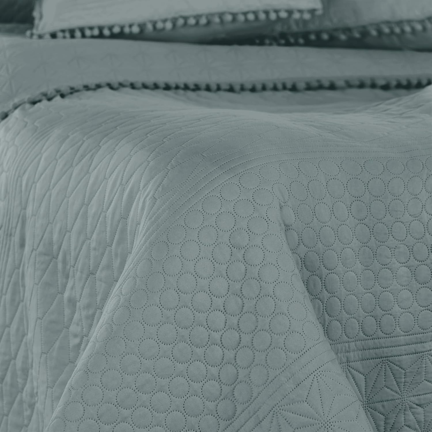 Ameliahome Couvre-lit avec pompons 220X240 Cm Couvre-lit double face matelassage par ultrasons Polyester Meadore Gris Lits et couvertures Besuche den AmeliaHome-Store