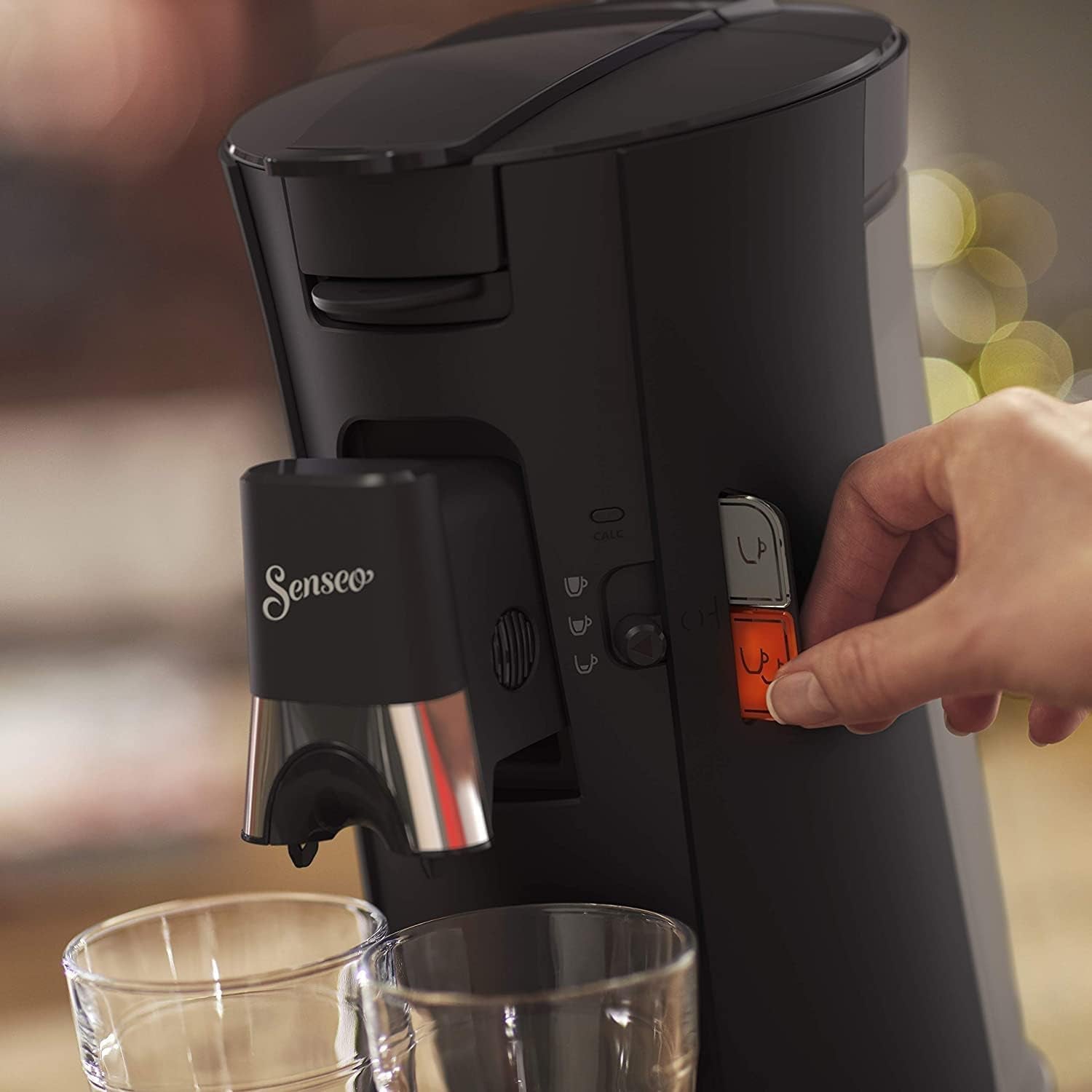 Machine à expresso à capsules PHILIPS Senseo Select avec sélection de l'intensité du café et fonction mémoire, en plastique recyclé, couleur : noir (CSA240/60)