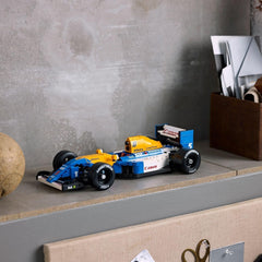 LEGO Icons Williams Racing FW14B avec Nigel Mansell - Modèle de voiture F1 avec figurines de pilote de course à collectionner - Décoration de bureau avec support - Cadeau pour adultes et adolescents fans de sports mécaniques 10353 Jeux de construction Besuche den LEGO-Store