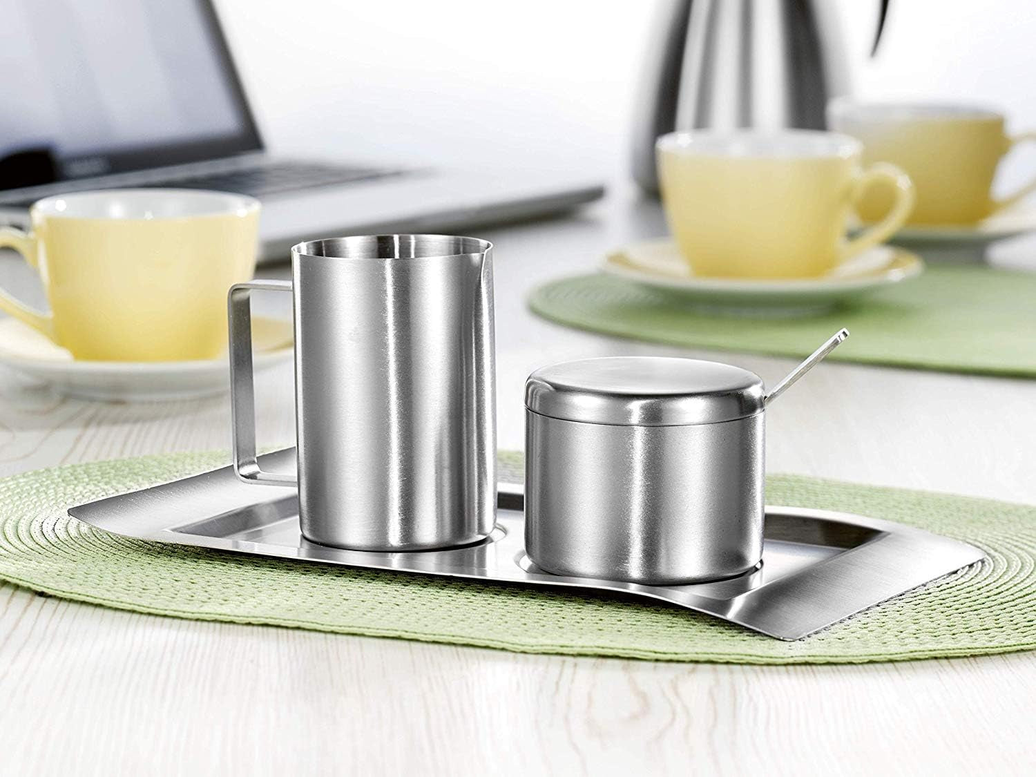 Set de 4 recipiente pentru lapte și zahăr, model Wave, 400-1655, fabricat din oțel inoxidabil 18/10 periat. Setul este format din câte o tavă din fiecare.