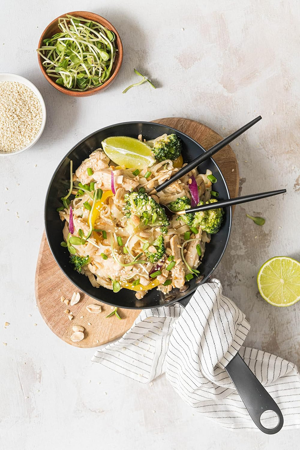 Nouilles Shirataki diététiques | Nouilles Konjac à faible teneur en glucides | 200 grammes de nouilles diététiques solubles dans l'eau, végétaliennes, faibles en calories, sans graisse, sans soja, sans gluten