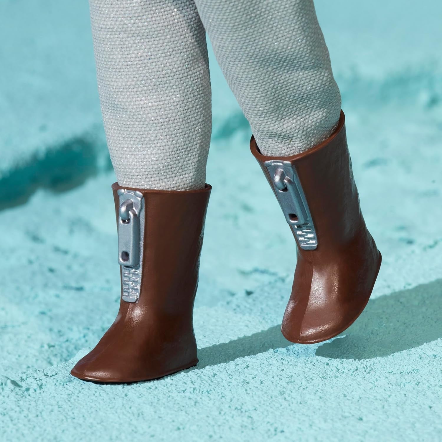 Mattel Barbie Miss Astronaut păpușă de colecție cu costum argintiu, cizme spațiale și accesoriu cască, reproducere vintage a originalului din 1965, JBJ48 Papusi Naty Shop