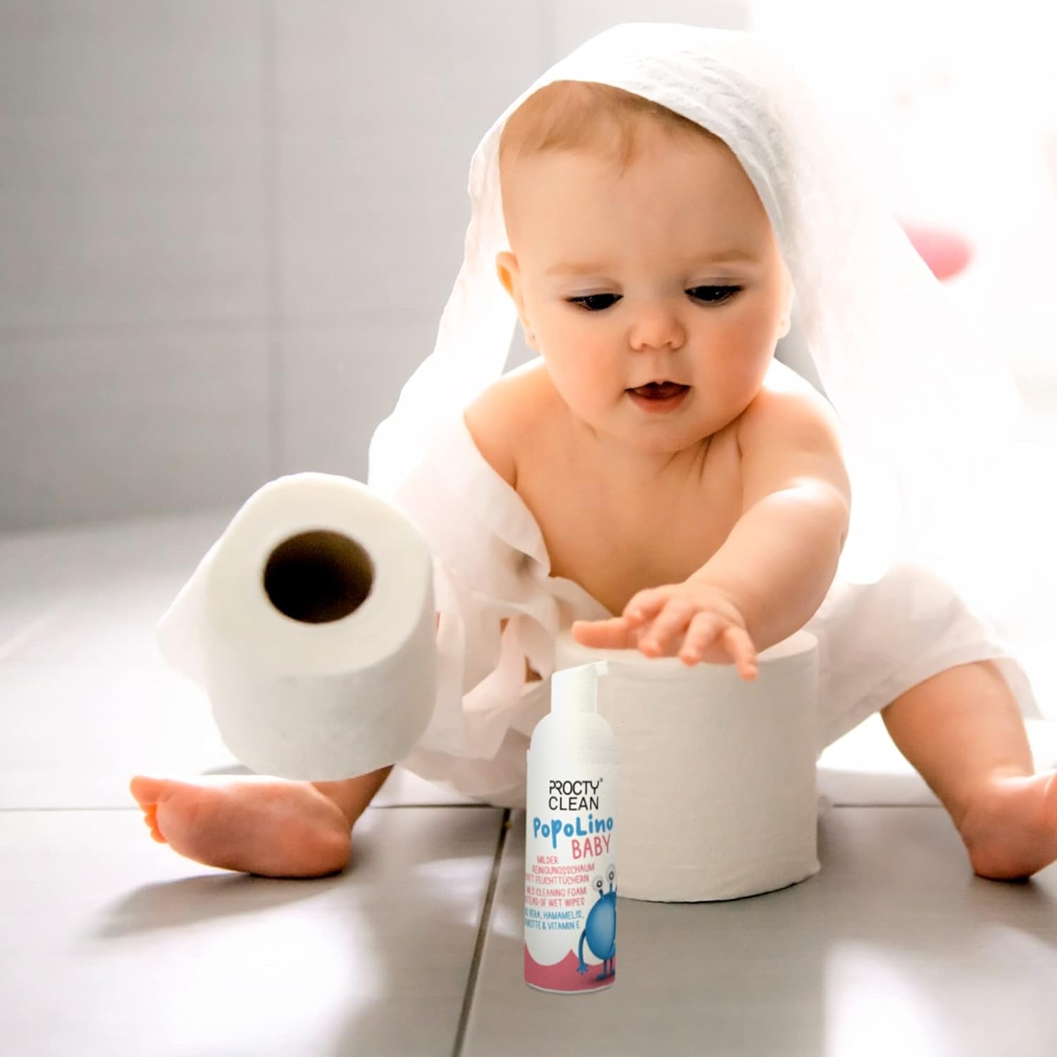 Mousse à fond souple PopoLino Baby au lieu de lingettes humides pour bébé. Mousse nettoyante cosmétique vegan et naturelle ! Mousse inférieure à l'aloe vera, à l'hamamélis, à la bergamote et à la vitamine E. Rend les fesses et l'environnement heureux.