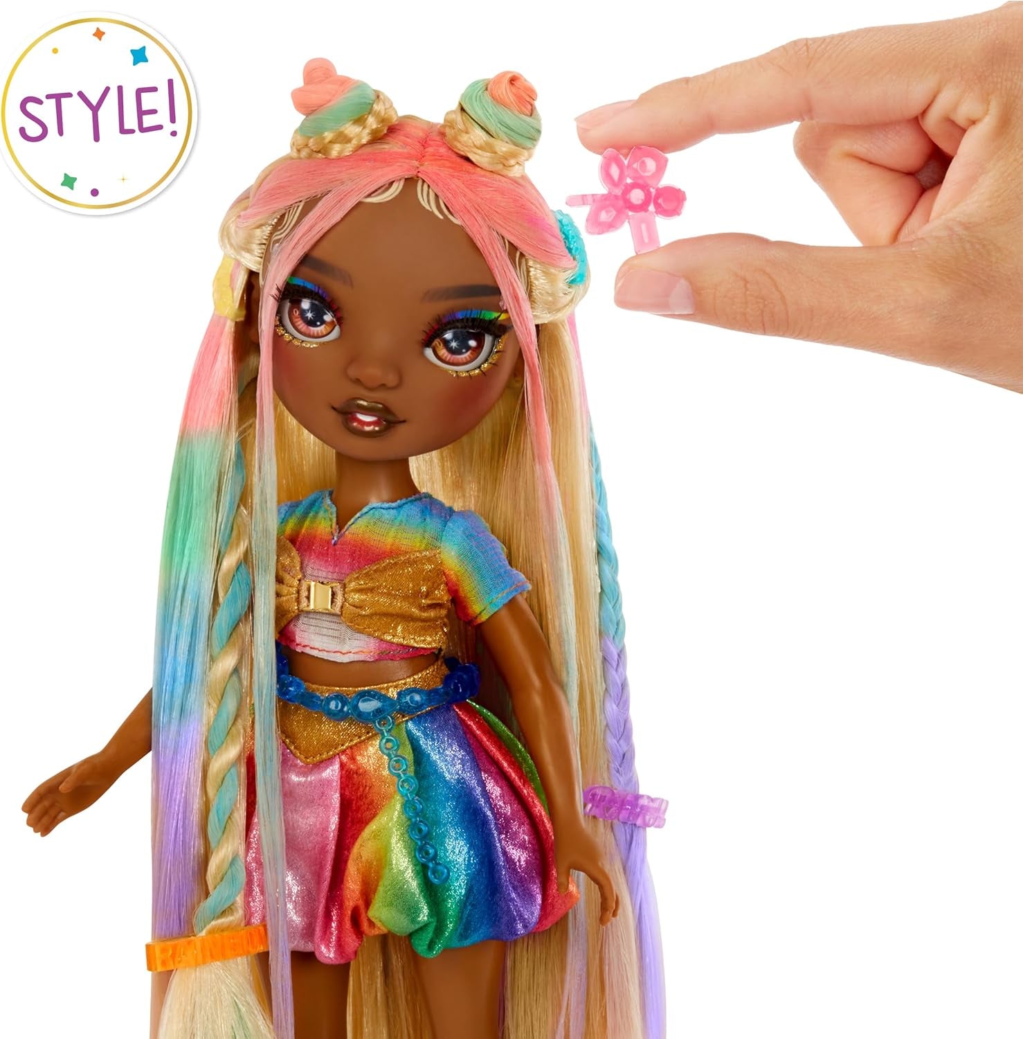Păpușă Rainbow High Hair Chalk & Styling - Meline - Păpușă de 28 cm în culori curcubeu și auriu, cretă de păr lavabilă, colorare, coafare, joacă, clătire și repetiție, pentru copii cu vârsta cuprinsă între 4 și 12 ani