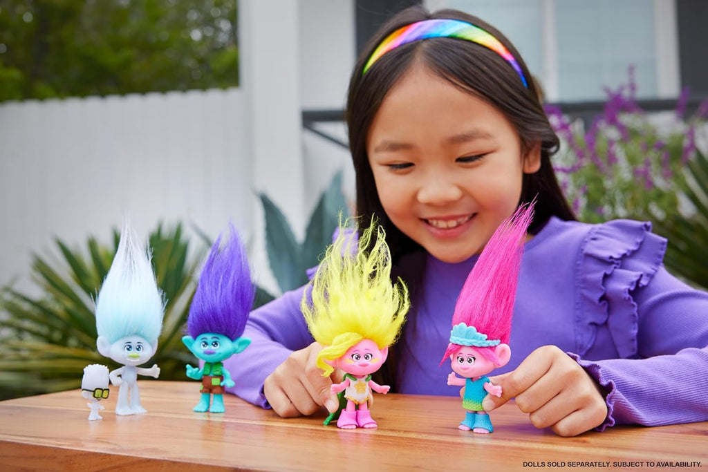 Mattel DREAMWORKS TROLLS Together Strong - păpuși Queen Poppy, Viva, Branch, Guy Diamond cu Tiny Diamond cu păr de pluș și 5 articulații, pentru copii de la 3 ani, HNF07 Papusi Naty Shop