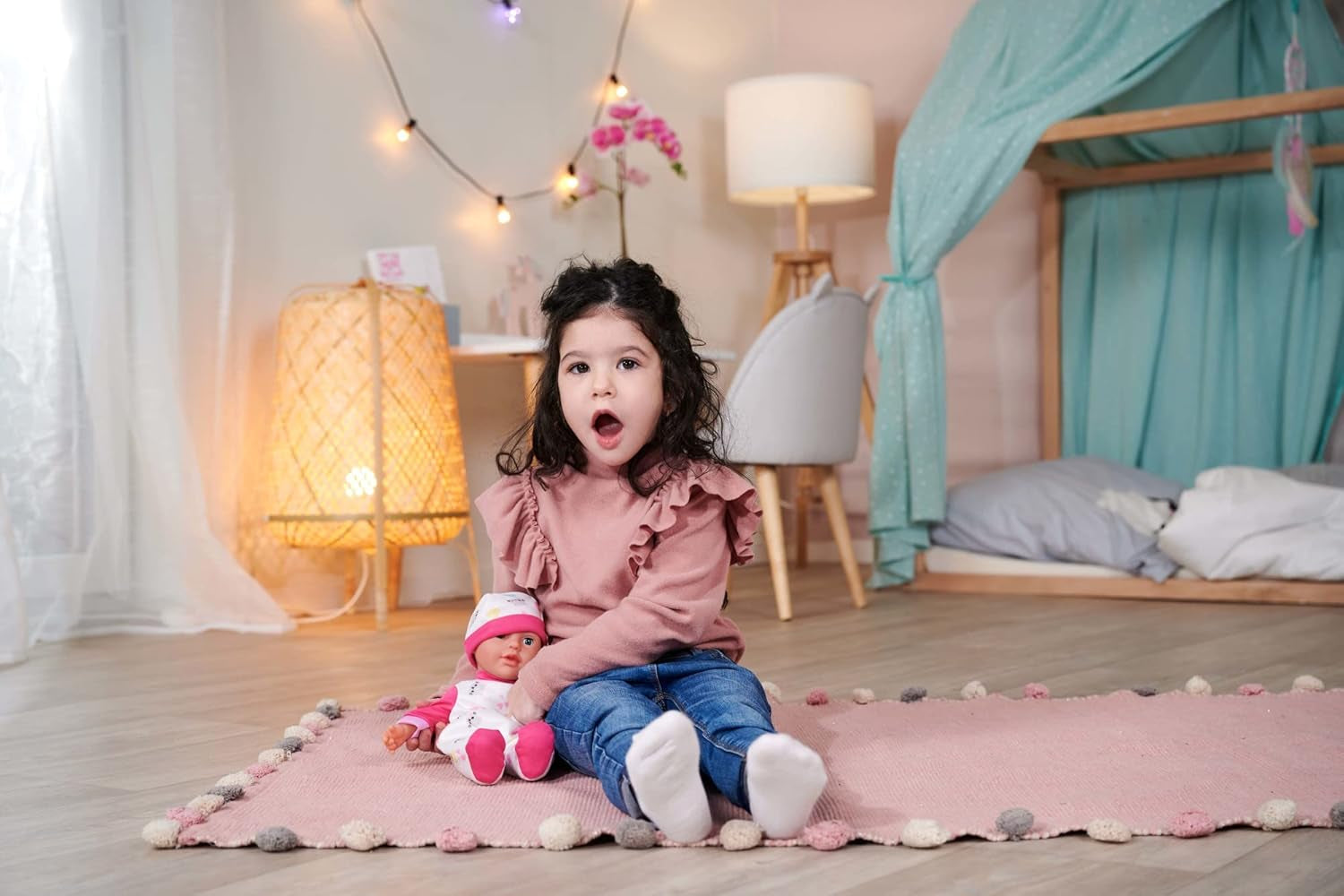 Simba 105140004 - Laura Cutie, poupée au corps doux et aux yeux endormis dans une jolie combinaison minou, 5 sons, 30 cm, à partir de 12 mois