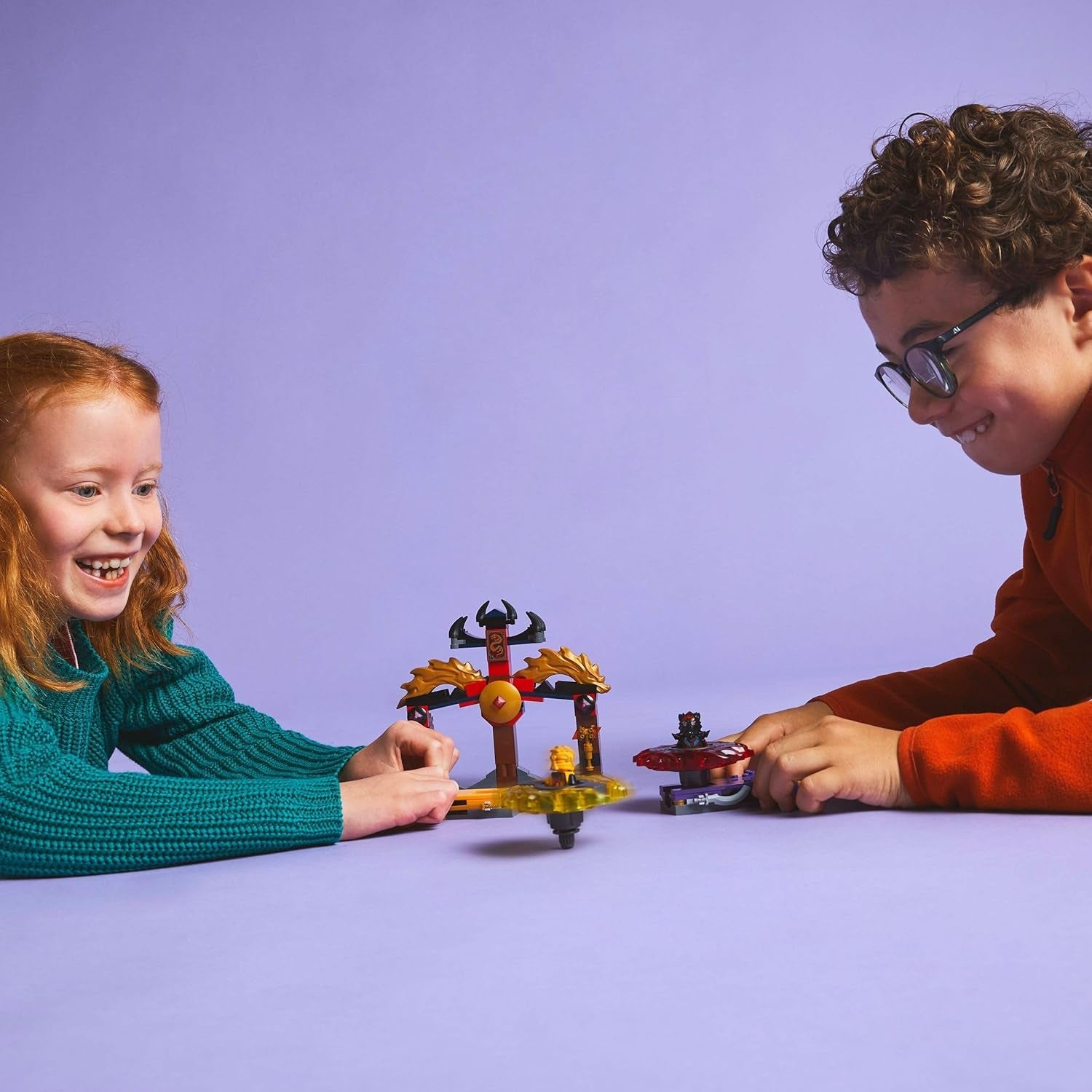 LEGO NINJAGO Drachen-Spinjitzu Battle Pack mit 2 Minifiguren - Ninja Spielzeug mit Spinner für Jungen und Mädchen ab 6 Jahren - Geschenkidee für Fans der TV-Serie Aufstieg der Drachen 71826