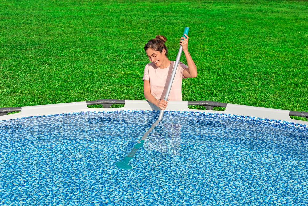 Aspirateur de piscine à batterie Bestway AquaSurge 251 cm