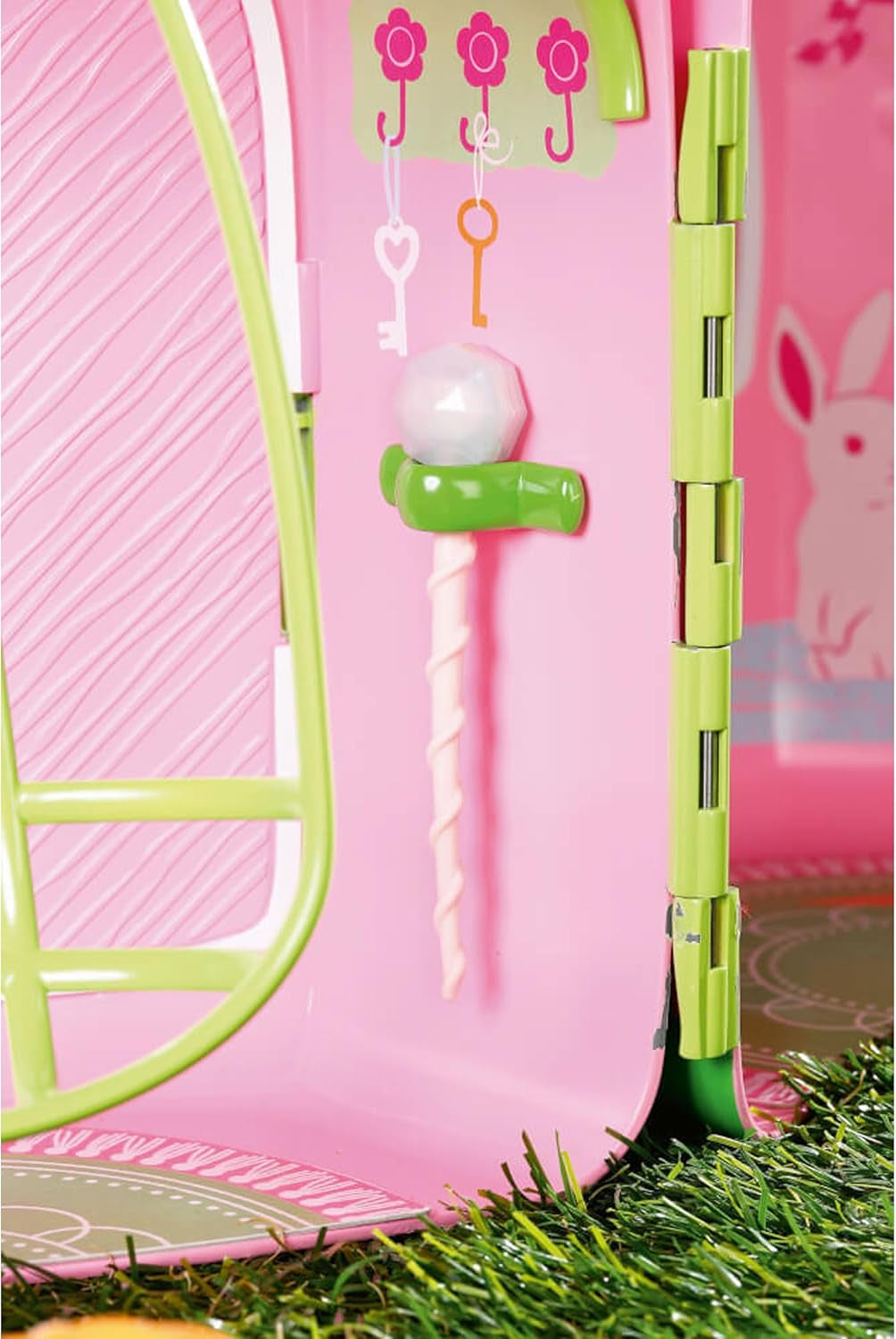 BABY Born Storybook Cottage, Maison de poupée pliante pour poupées de 18 cm avec table, cheminée, chaise longue et télescope, rose vert, 833803 Zapf Creation Dollhouses Naty Shop