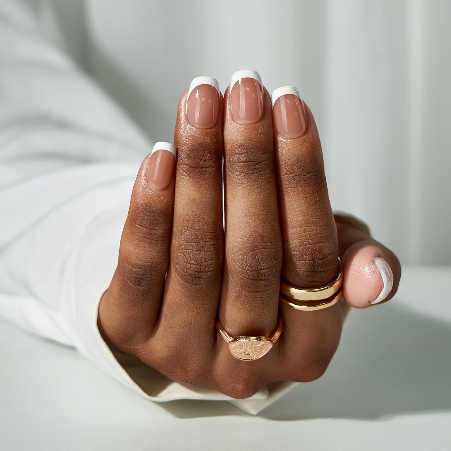 Btartbox Faux Ongles Carrés Courts Baby Boomer Colle Sur Blanc Dégradé Rose Faux Ongles Ongles Artificiels Courts avec Colle À Ongles 30 Pièces Faux Ongles Carrés