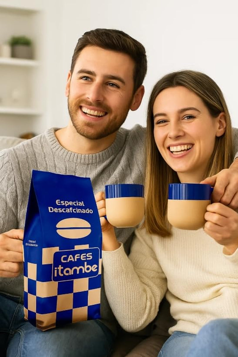 Grains de café décaféinés. Goût pur. Origine : Colombie. Grains de café décaféinés, torréfiés naturellement. Café en grains décaféiné 1 kg. 100% Robusta, les meilleures récoltes d'Amérique du Sud.