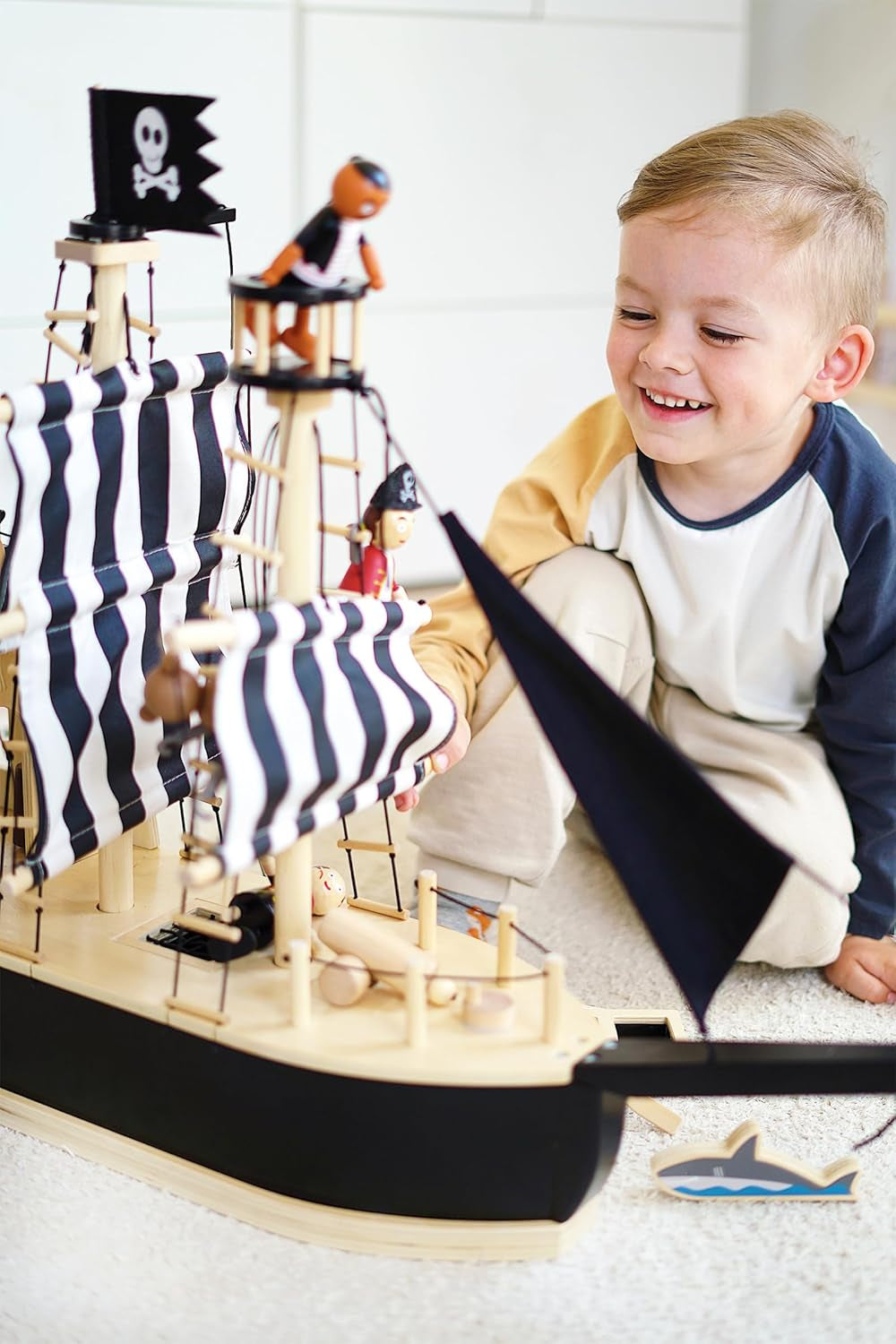 small foot Biegepuppen Piraten Figuren aus Holz, 5 Piraten und 1 Affe, detailreich und flexibel, ab 3 Jahren, 12412