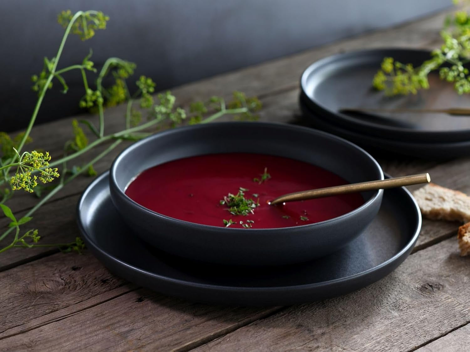 Creatable, 22979, Serie Uno NOIR, 12-Teiliges Geschirrset, Teller Set Aus Steinzeug, Spülmaschinen- Und Mikrowellengeeignet, Made in Portugal Vaisselle Sets Naty Shop