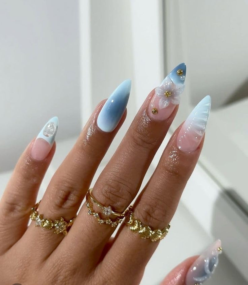 Mouyouglow 30 pièces faux ongles courts rayures blanches couleur chair florale 3D motif français Y2K fleur colle à ongles pointes blanches argent ondulé été INS faux ongles