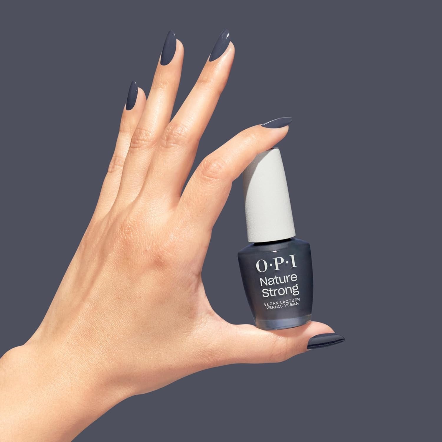 OPI Nature Strong White, Grey și Black Shades – ojă de lungă durată cu o formulă vegană, inovatoare, care conține ingrediente naturale – pentru unghii strălucitoare