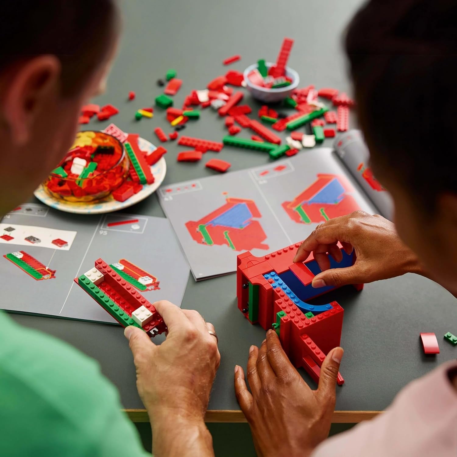 Ensemble de construction LEGO Art Love pour adultes Décoration d'intérieur Cadeau de Saint-Valentin et de fête des mères pour femmes et hommes Activité créative pour les amateurs d'art et de design 31214 Ensembles de construction Besuche den LEGO-Store