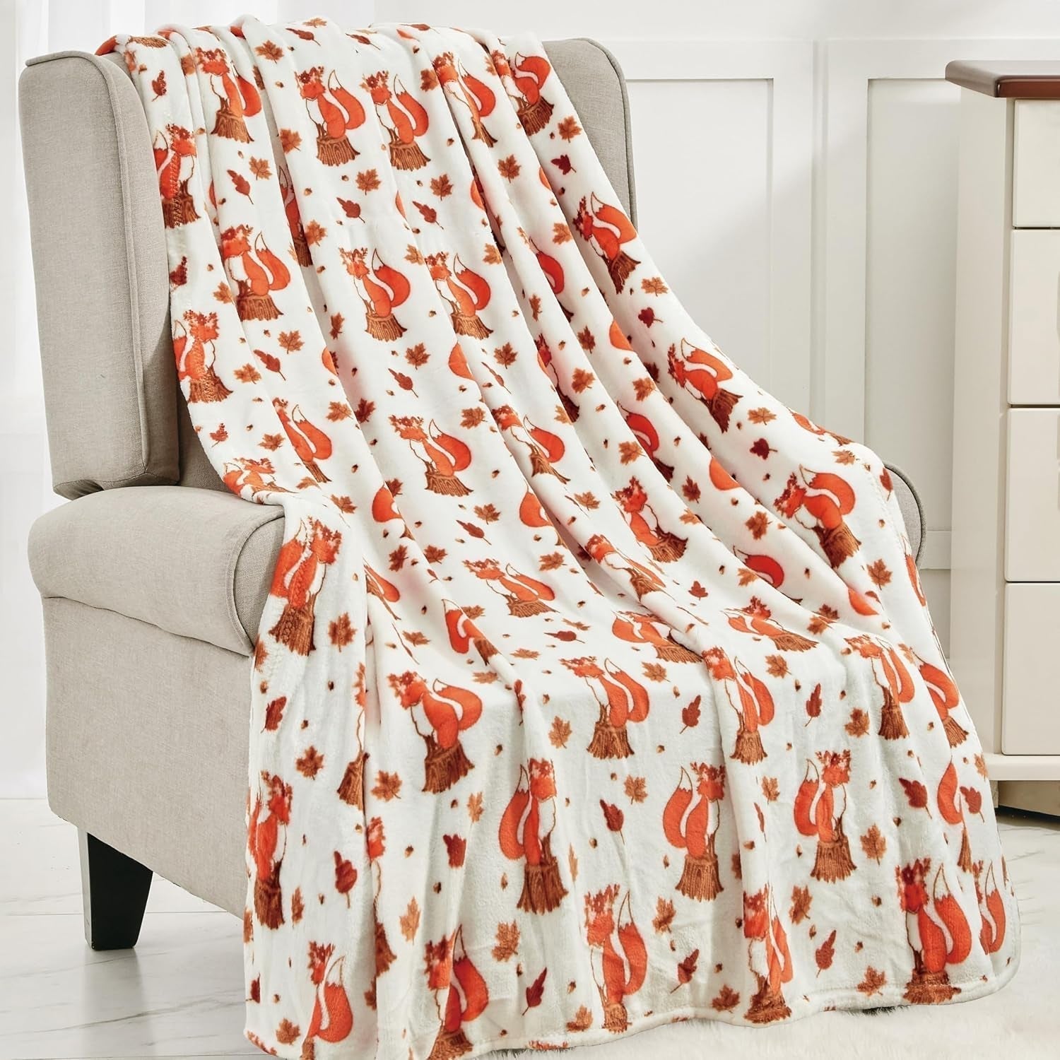 Couverture légère et confortable sur le thème d'Halloween, douce, confortable et pelucheuse, parfaite pour se détendre pendant cette saison effrayante, 127 x 152,4 cm, lits et couettes Skull and Bones Elegant Comfort Case Vixen 50 x 60