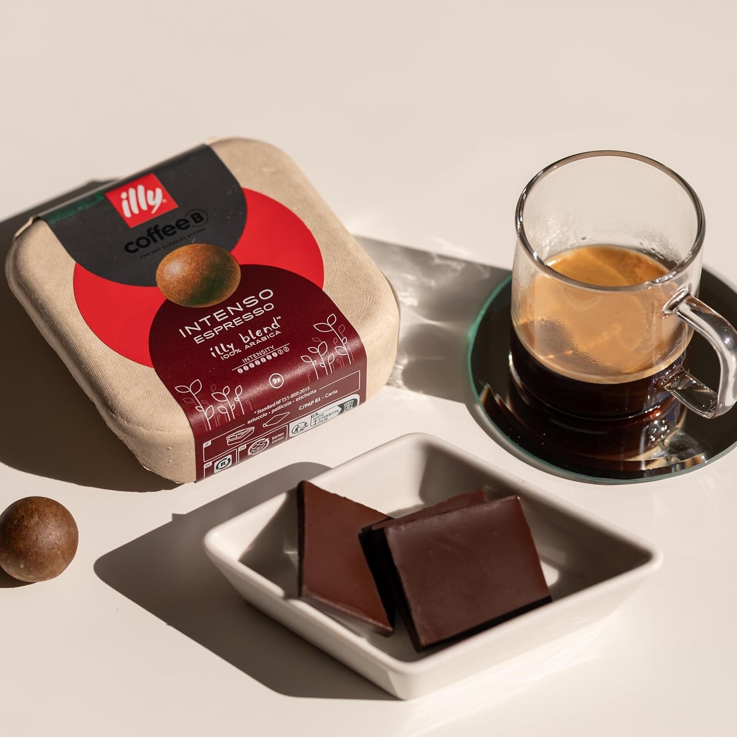 CoffeeB illy Intenso Espresso – Tasses à café compostables, 9 pièces, compatibles avec les machines CoffeeB, avec notes de Kakao, chocolats et fruits de mer