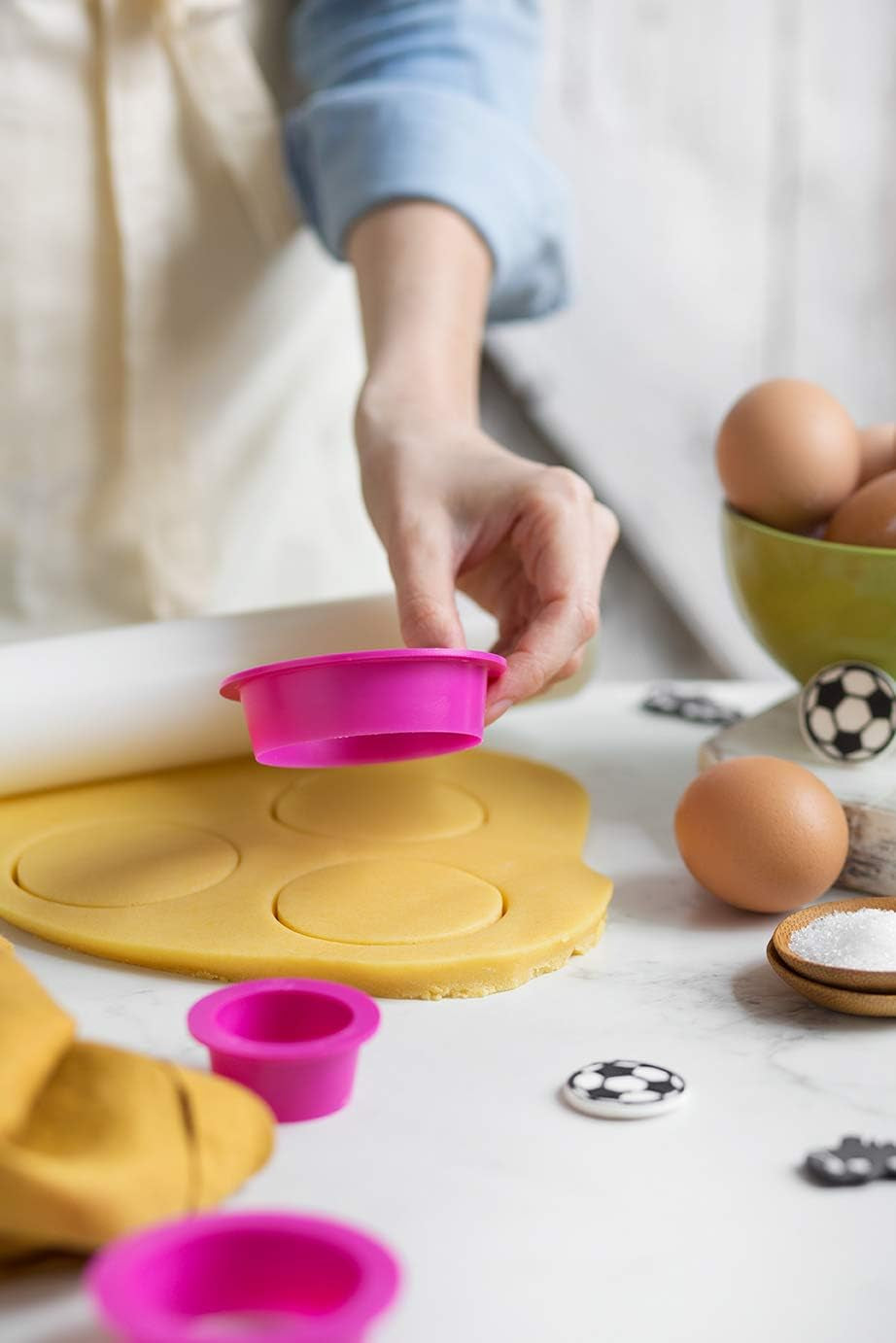 0255300 Jeu d'emporte-pièces, ronds-fins, 6 pièces, 1,5/2,5/3,5/5/6,5/8 cm, 10 x 10 x 3 cm, rose