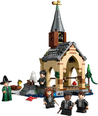 LEGO Harry Potter Modèle de hangar à bateaux du château de Poudlard pour enfants, comprend 2 bateaux à construire et 5 mini figurines, cadeau pour les filles, les garçons et tous les fans à partir de 8 ans 76426 Ensembles de construction Besuche den LEGO-Store