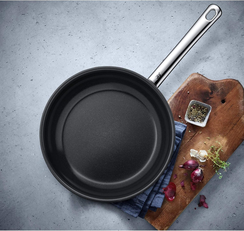 WMF Devil Set de poêles 2 pièces, poêle à induction 24, 28 cm, acier inoxydable Cromargan, revêtement céramique, allant au four Casseroles et poêles Naty Shop