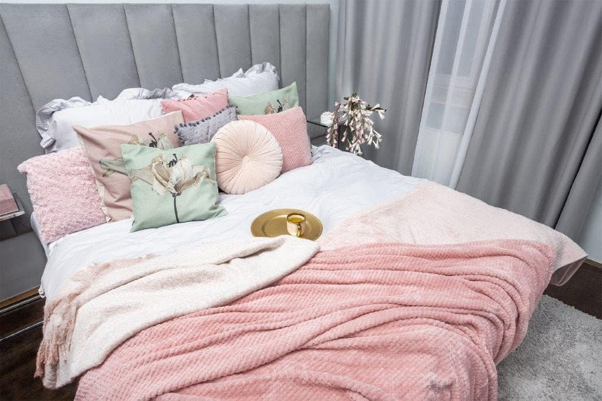 HOMLA Couverture polaire rouge moelleuse et chaude - pour canapé et lit Couverture confortable Couverture de canapé Couverture de salon - facile d'entretien 150 X 200 cm Rose Lits et couvertures Besuche den HOMLA-Store