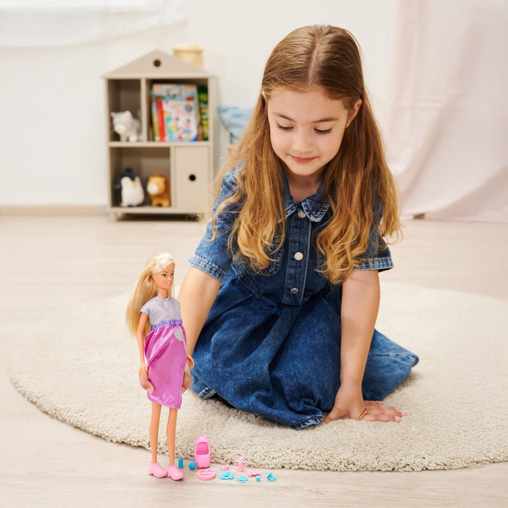 Simba Steffi Love Welcome Baby 29 cm Enceinte Steffi 12-Pack Accessoires de jeu de rôle Poupée tendance avec jouet de poupée bébé de 4 cm pour les 3 ans et plus