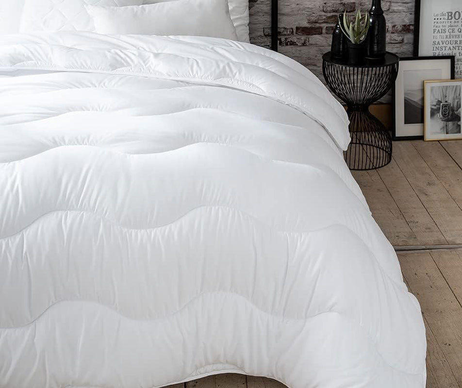 Couette Abeil, matière : 100% microfibre, garnissage, Blanche, 260X240 Couettes et couettes Naty Shop