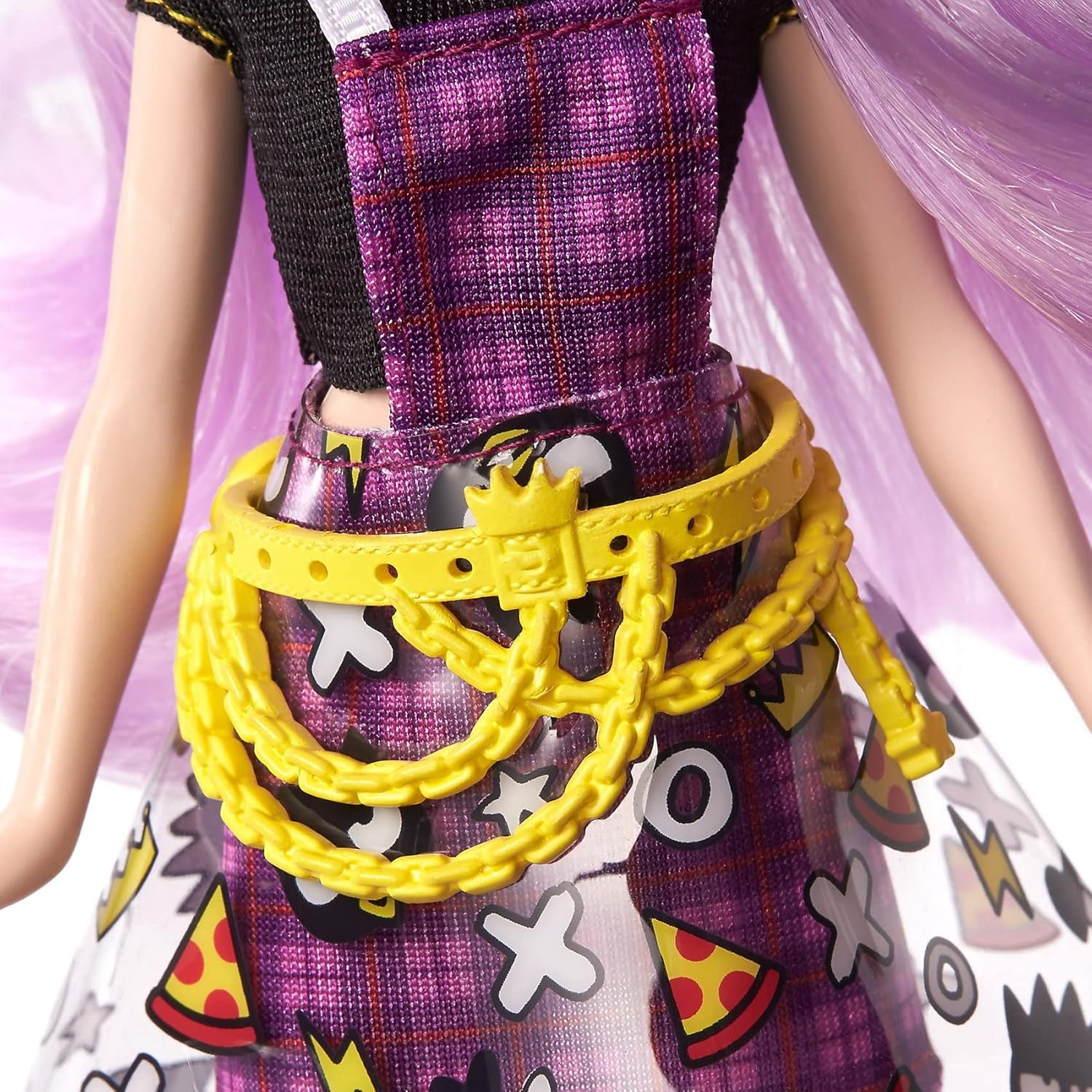 Mattel Hello Kitty GWW98 - Figurine Sanrio Badtz-Maru et poupée Jazzlyn (env. 25,4 cm) avec vêtements et accessoires, cheveux longs lilas et tenue tendance, idéales pour les enfants à partir de 3 ans