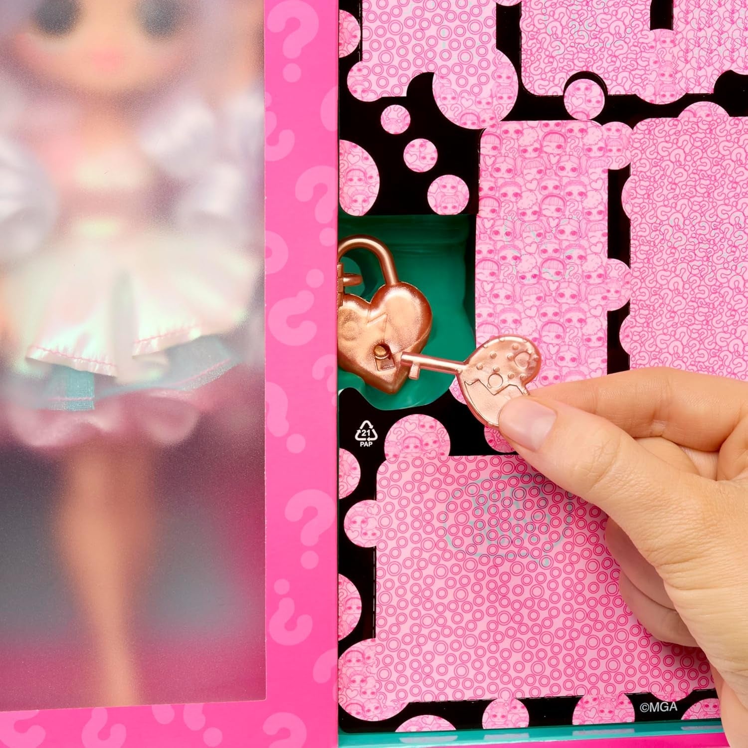 LOL Surprise! Seria OMG Eye Spy - Zână – Include 1 păpușă cu ținută și accesorii, rezolvare de puzzle-uri și descoperire surpriză, 4 păpuși de colecție