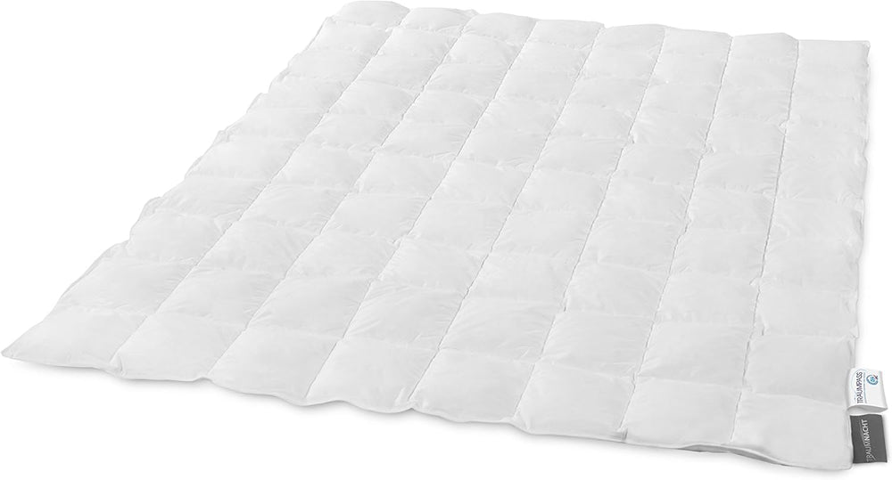 Traumnacht Basic Couette légère en duvet blanc neuf (60%) et plumes (40%), DIN EN 12934, 135 X 200 Cm, certifiée Down Pass et Oeko-Tex, produite selon la norme de qualité allemande Couettes et couettes Naty Shop 60 pour cent de duvet / 40 pour cent de plumes Couverture d'été légère 135 X 200