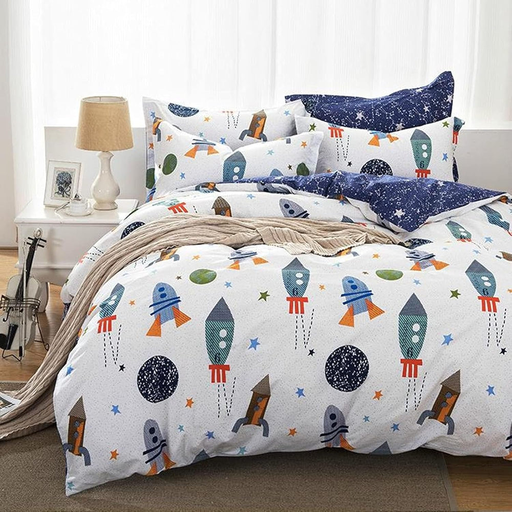Linge de lit enfant, fusées et planètes, design réversible, coton Linge de lit - enfant Naty Shop 135X200Cm + 80X80Cm